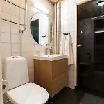 Warm Nordic Townhouse With Sauna & Forest Views Hébergement de vacances