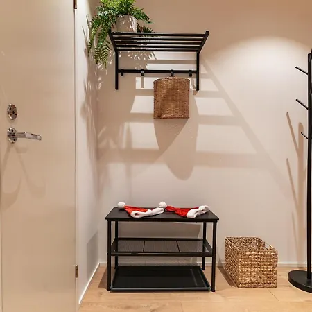 Дом отдыха Warm Nordic Townhouse With Sauna & Forest Views *