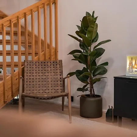 Warm Nordic Townhouse With Sauna & Forest Views * Rovaniemi