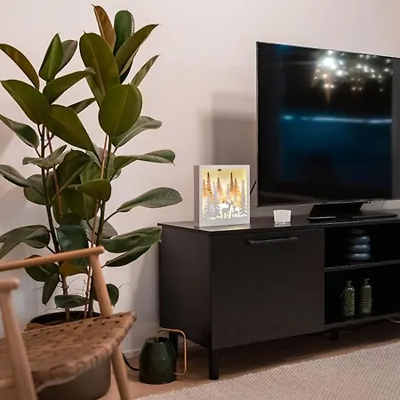 Warm Nordic Townhouse With Sauna & Forest Views Nyaraló