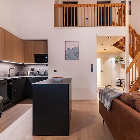 Warm Nordic Townhouse With Sauna & Forest Views Дом отдыха