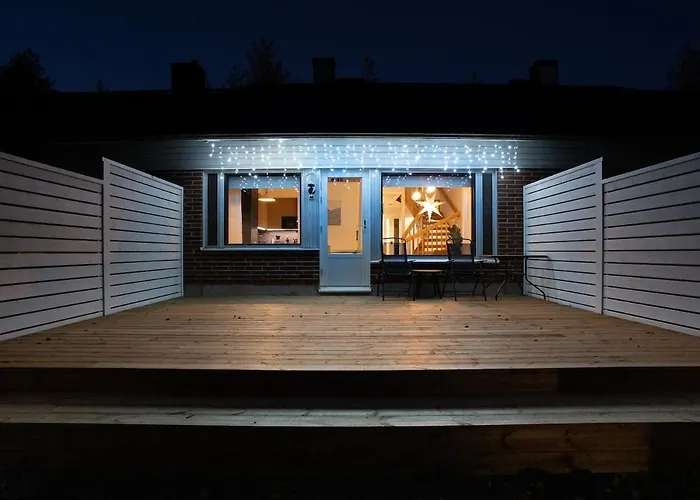 Warm Nordic Townhouse With Sauna & Forest Views Casa de Férias