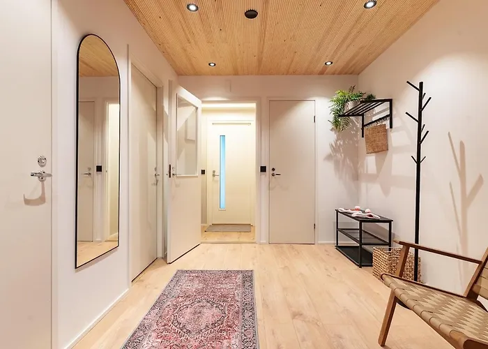 Warm Nordic Townhouse With Sauna & Forest Views Nyaraló *