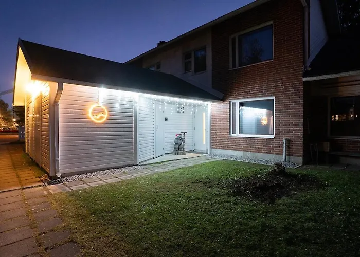 Warm Nordic Townhouse With Sauna & Forest Views Nyaraló Rovaniemi