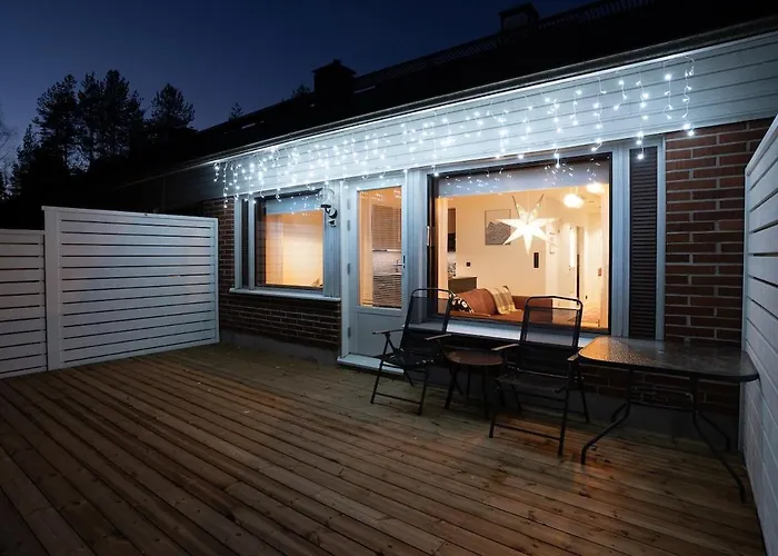 Warm Nordic Townhouse With Sauna & Forest Views Casa de Férias *