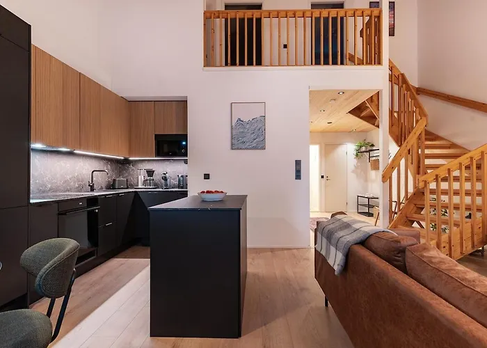 Warm Nordic Townhouse With Sauna & Forest Views Casa de Férias