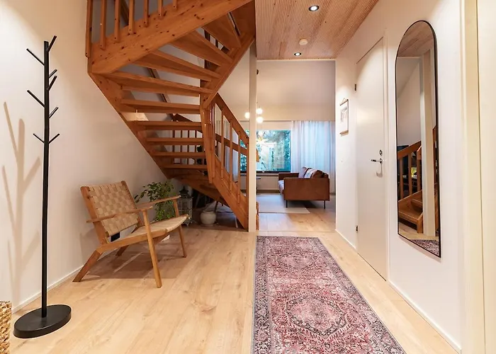 Warm Nordic Townhouse With Sauna & Forest Views